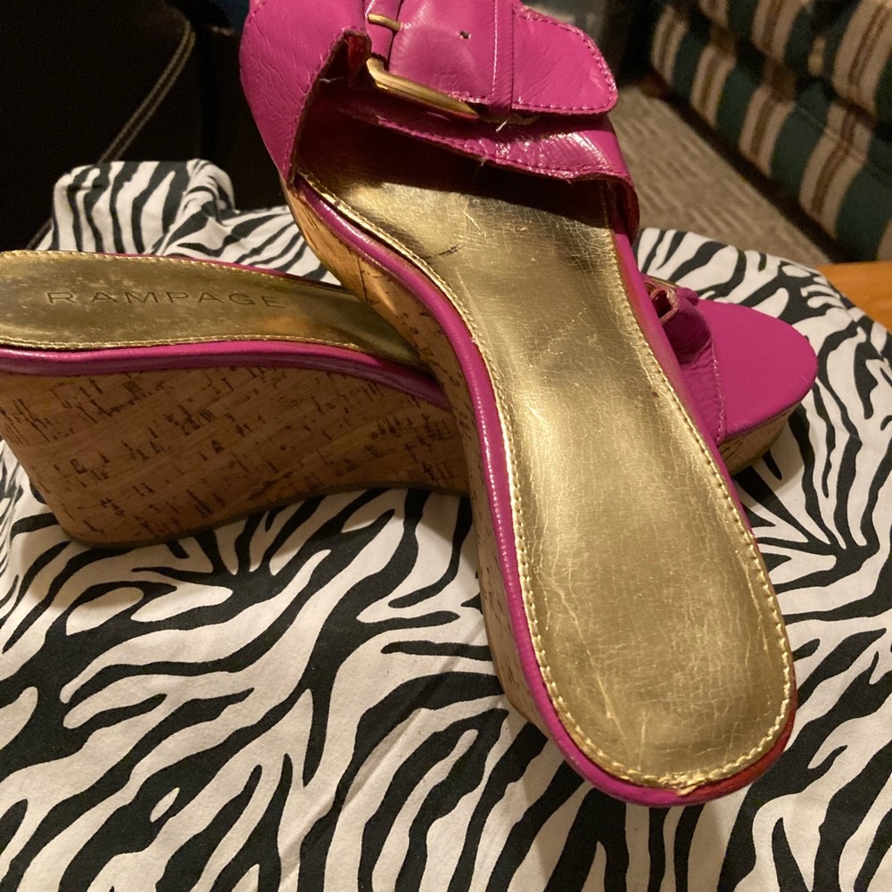 Ladies Size 9 1/2 Rampage Wedge Slides - Picture 4 of 10